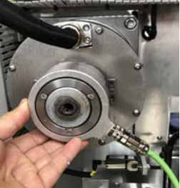 直驅電機安裝在涂布機，實現持續穩定的張力控制